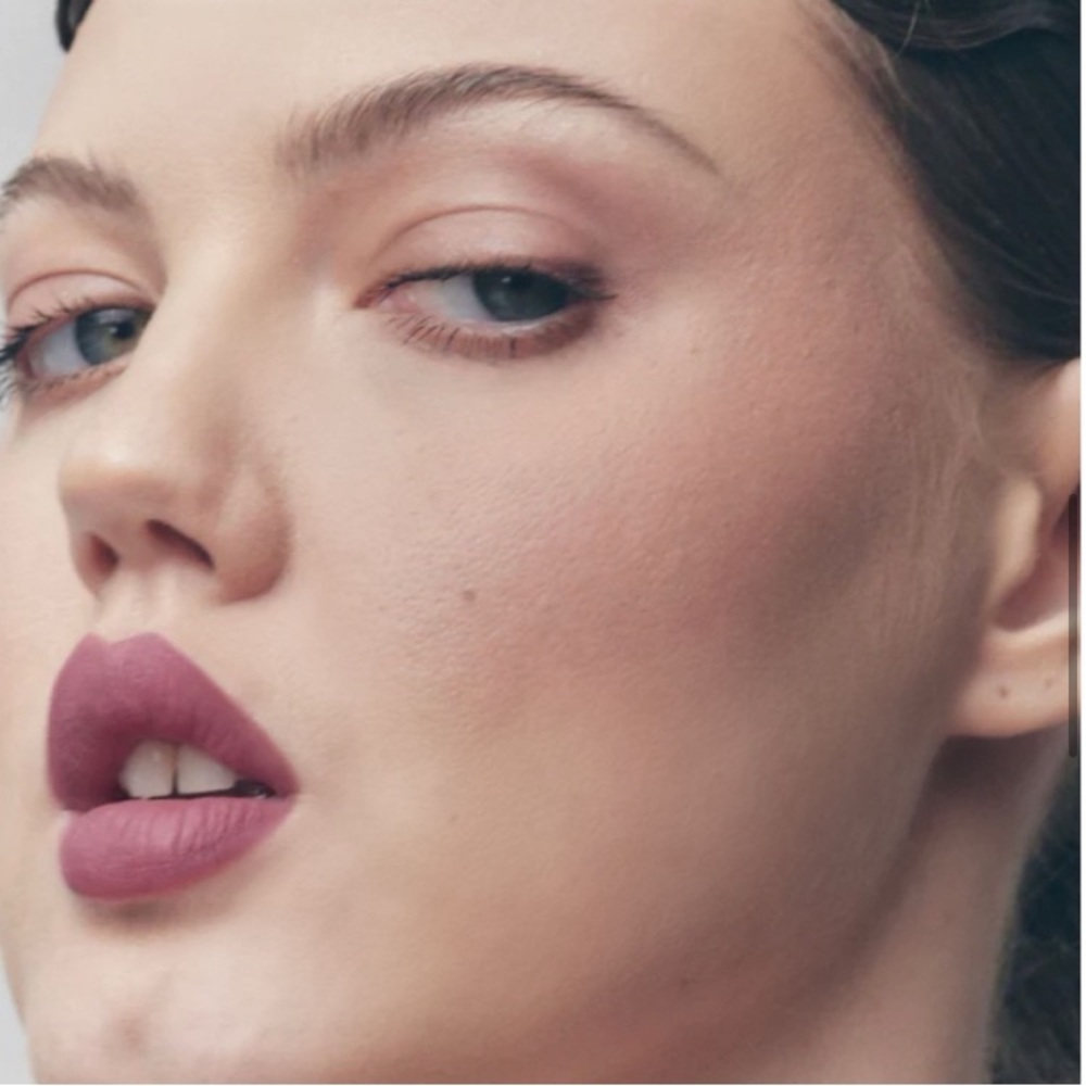 FENTY ICON VELVET LIQUID LIPSTICK - RiRi - Picture 6 of 9
